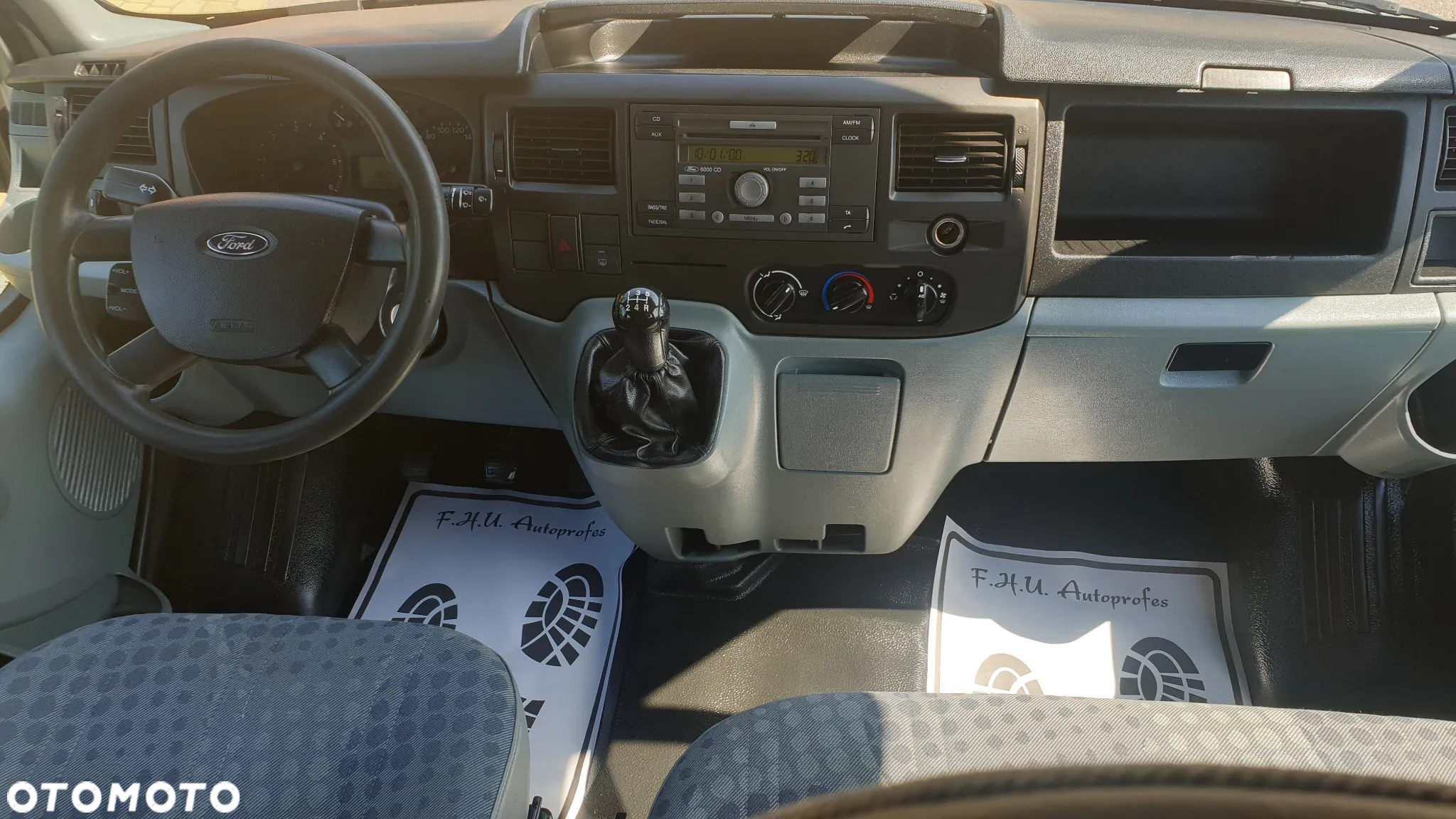 Ford Transit - 11