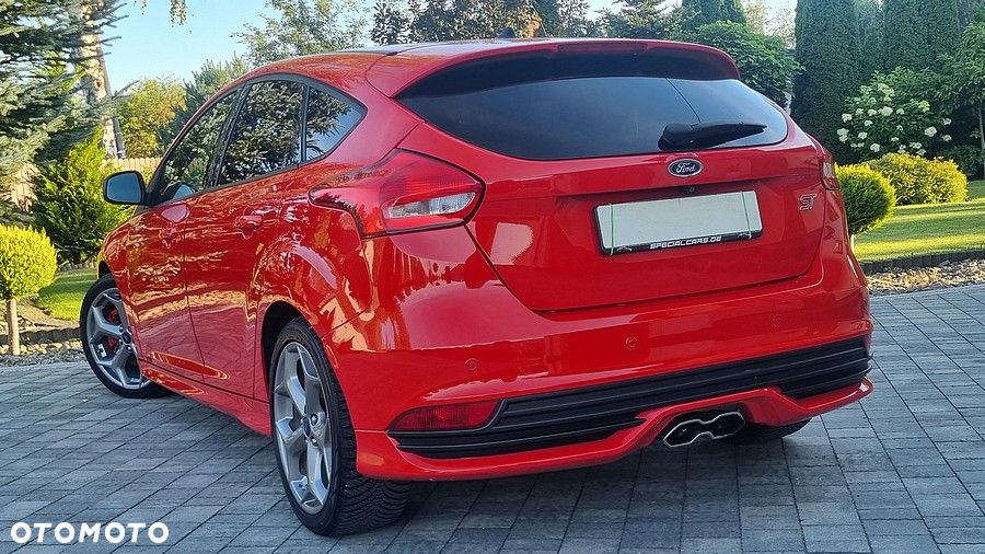 Ford Focus 2.0 EcoBoost ST mit Leder-Sport-Paket - 13