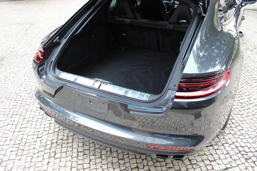 Porsche Panamera 4 S - 24