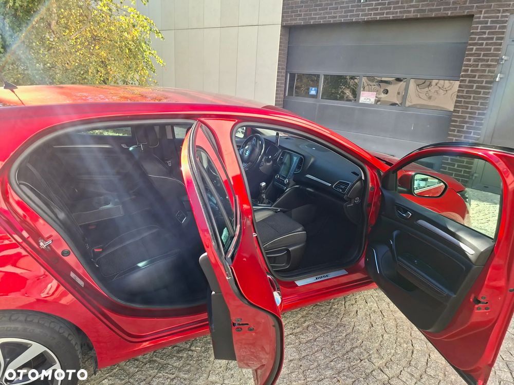 Renault Megane ENERGY dCi 130 BOSE EDITION - 9