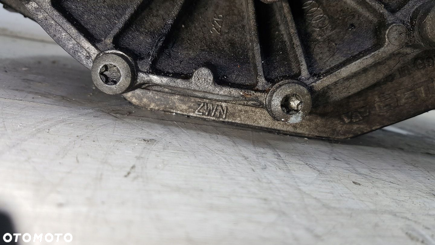 AUDI A4 B7 Skrzynia biegów Manual 6b HEN - 5