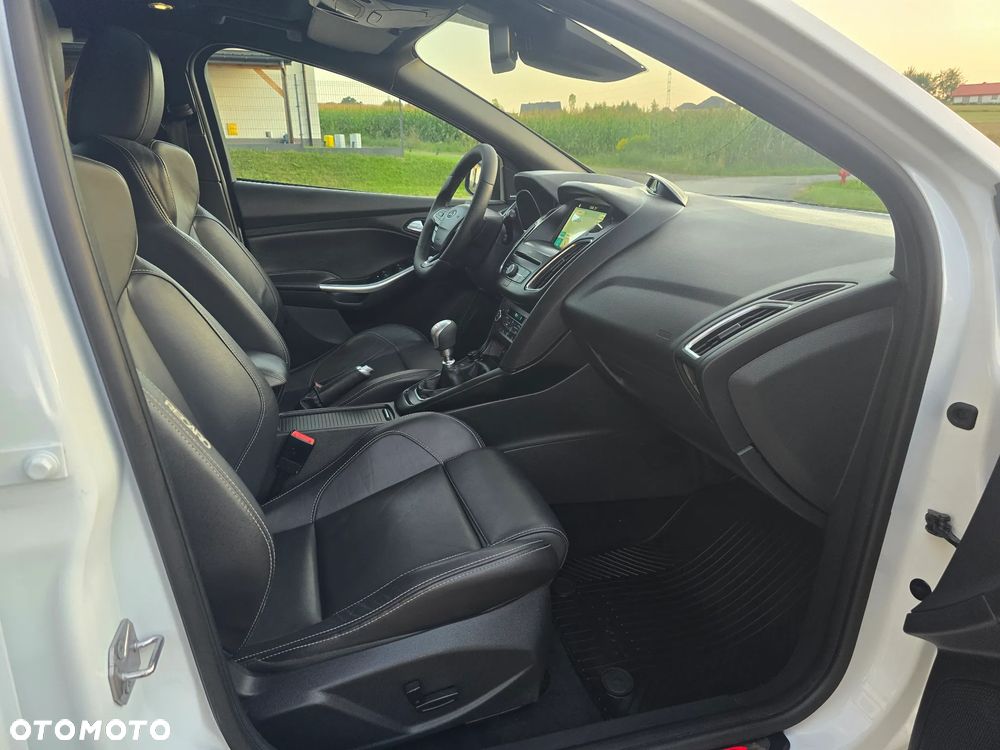 Ford Focus - 25