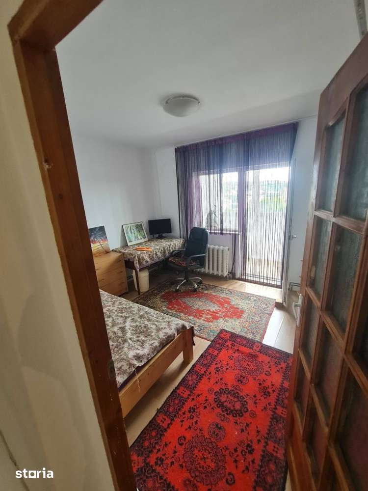 Apartament 3 camere, 2 bai,decomandat, 78 mp, etaj intemediar, parcare — fotografia 3