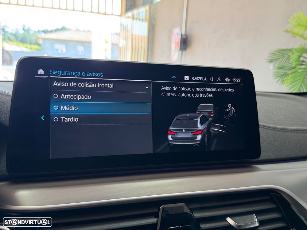 BMW 530 e Pack Desportivo M - 11