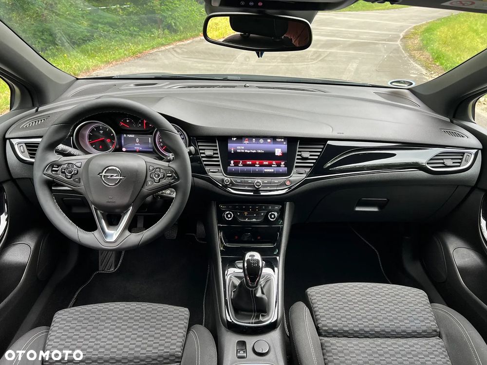 Opel Astra 1.4 Turbo Innovation - 23