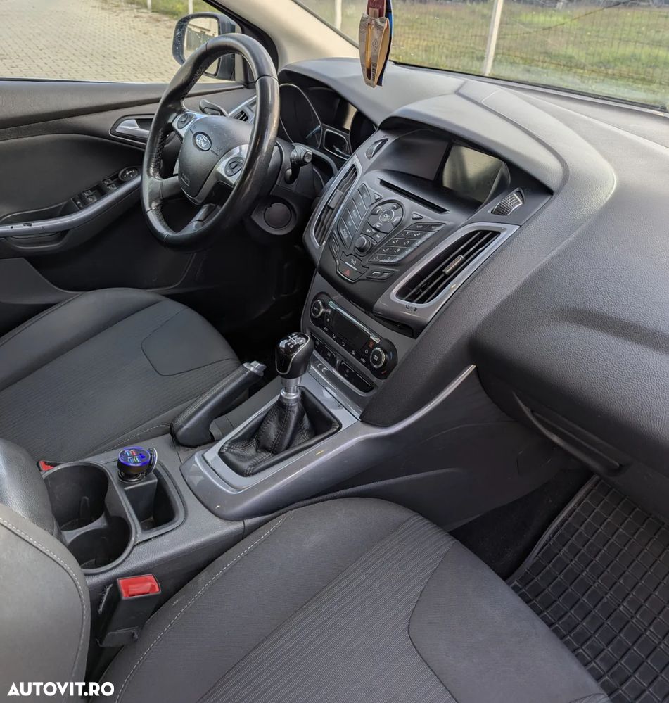 Ford Focus 1.6 TDCI DPF Titanium - 11