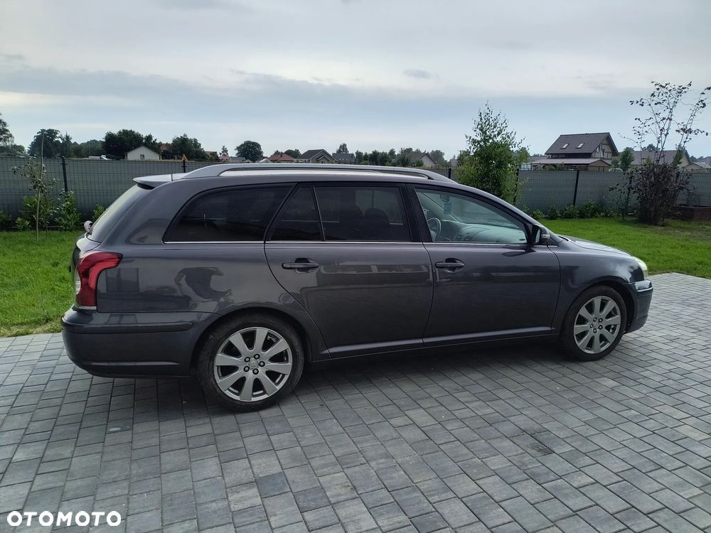 Toyota Avensis 2.0 D-4D Luna - 12