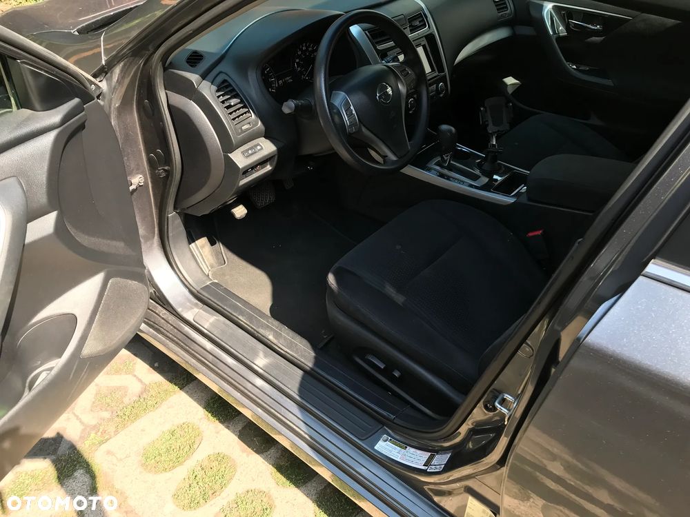 Nissan Altima - 15