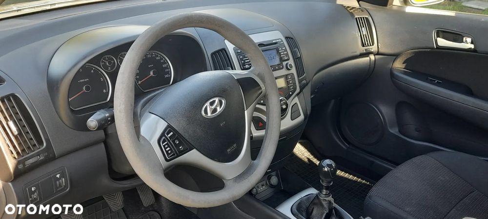 Hyundai i30 1.6 CRDi Comfort - 12