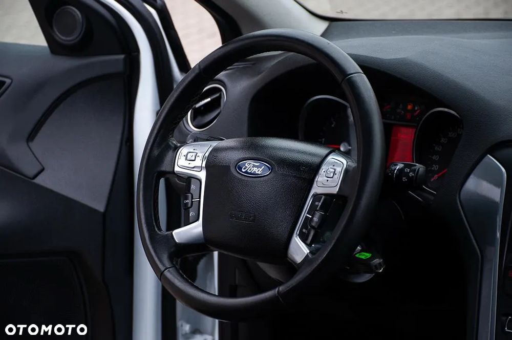 Ford Mondeo 2.0 TDCI Business Edition - 38