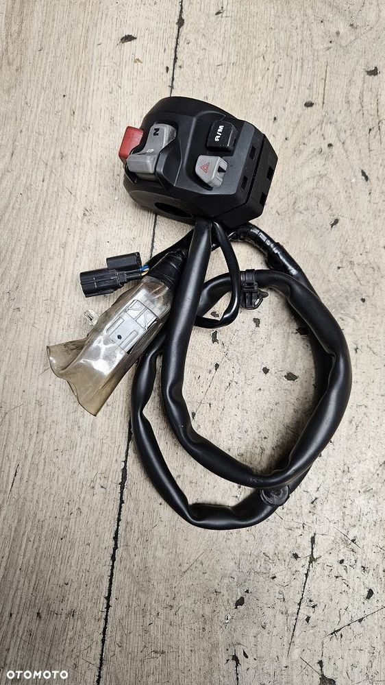 Przełącznik prawy Honda CRF 1000 Africa Twin  35130-MJP-G82 - 12