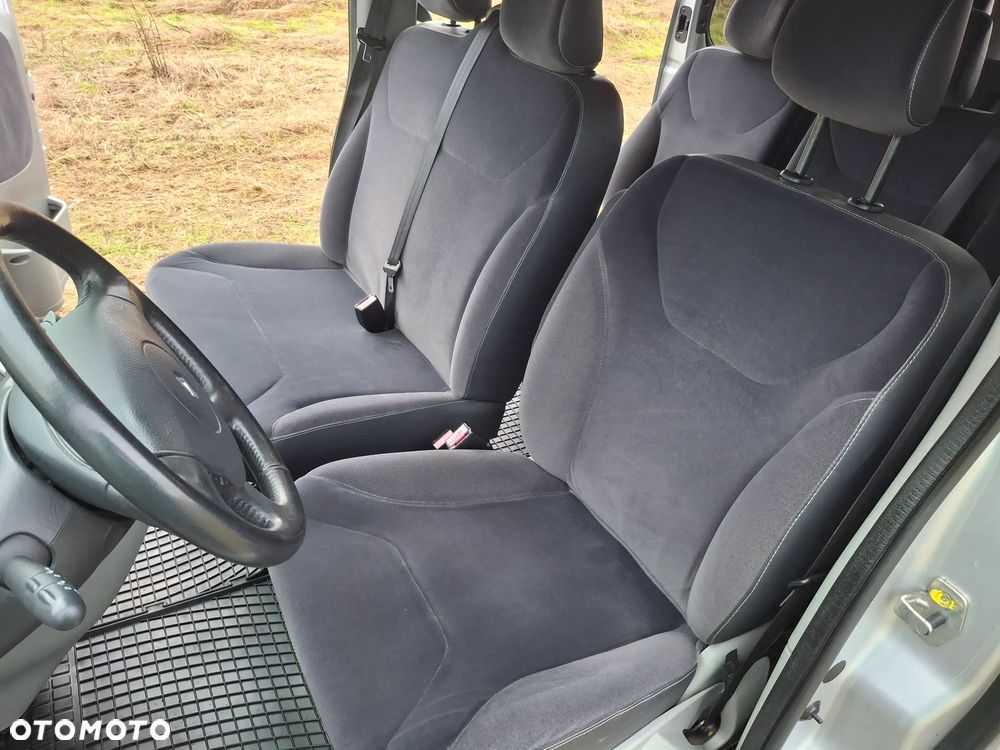 Renault Trafic FAP Grand Passenger Black Edition - 14