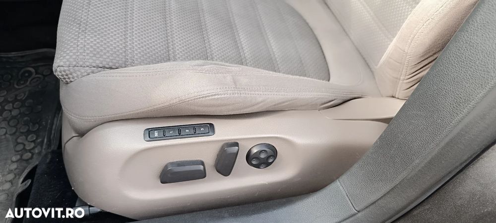 Volkswagen Passat 2.0TDI Sportline DPF DSG - 4