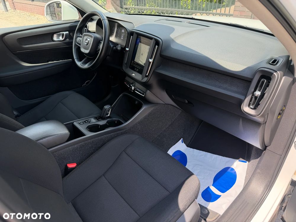 Volvo XC 40 T3 Momentum - 12