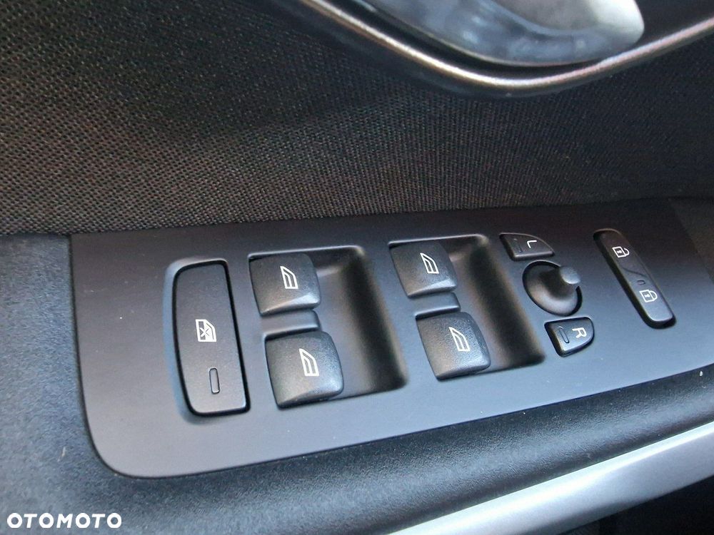 Volvo V40 T3 Kinetic - 31