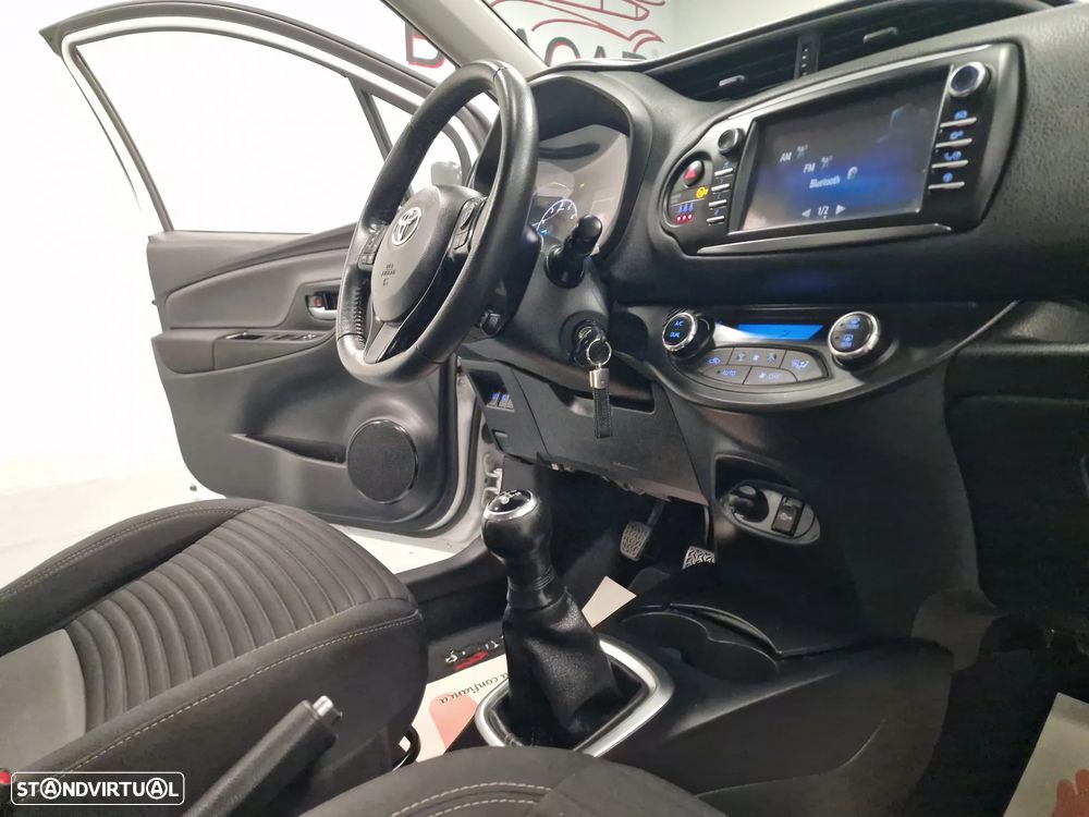 Toyota Yaris 1.0 VVT-i Comfort+P.Style - 27