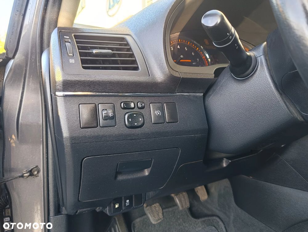 Toyota Avensis 2.0 Sol plus - 13