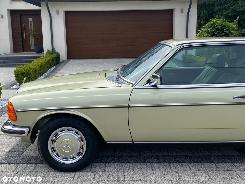 Mercedes-Benz W123 - 13