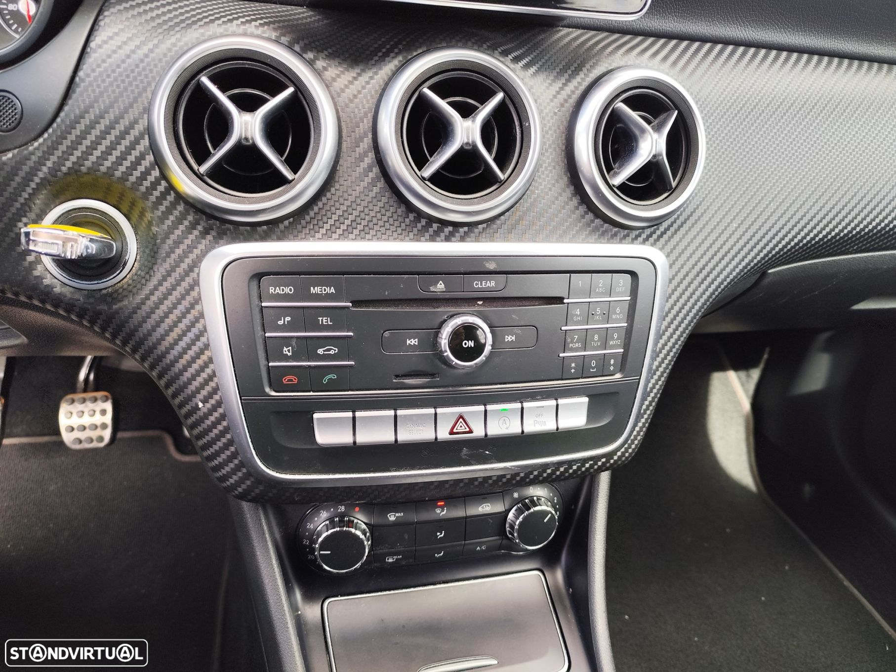 Mercedes-Benz A 200 d AMG Line - 13