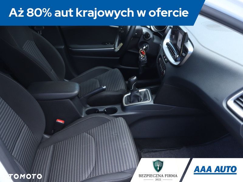 Kia Ceed - 11
