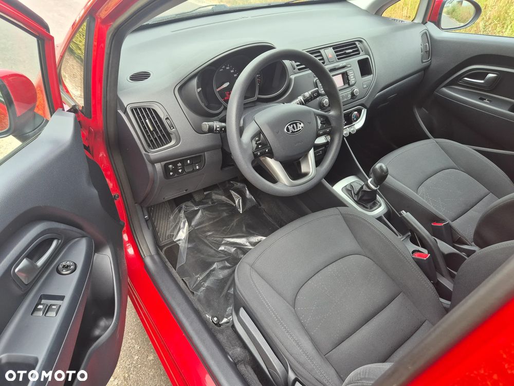 Kia Rio 1.1 CRDI Dream Team Edition - 8