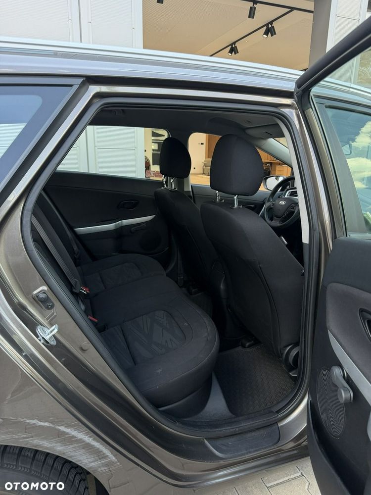 Kia Ceed - 29