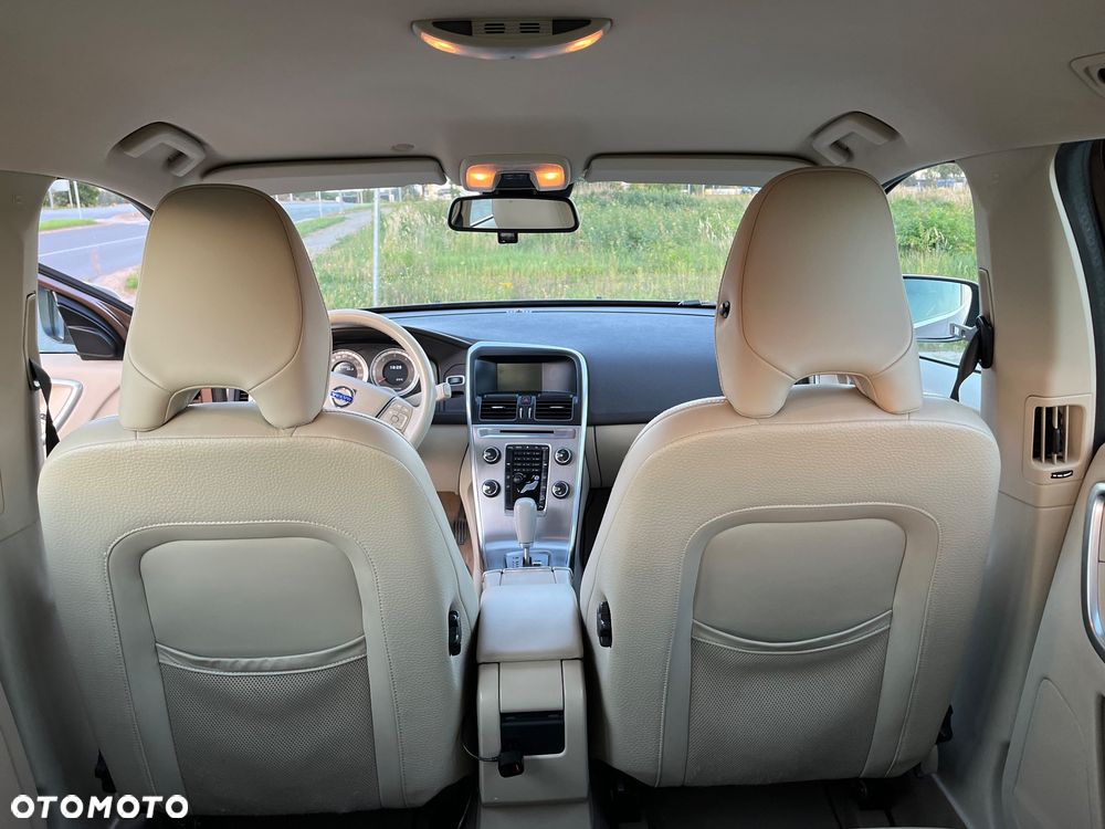 Volvo XC 60 D5 AWD Momentum - 26