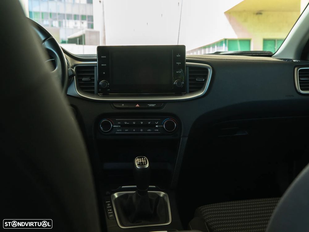 Kia XCeed - 18