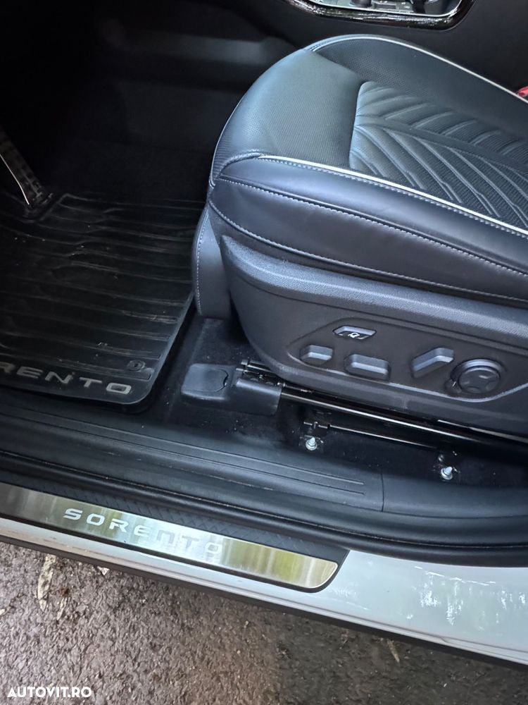 Kia Sorento 1.6 T-GDI HEV 6AT 4x4 7P Premium+ - 15