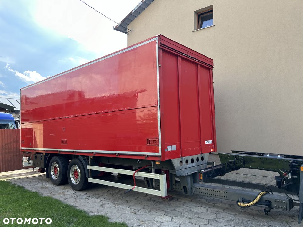 Schmitz Cargobull 7.7m OCYNK OSIE MERCEDES ALUFELGI KONTENER TANDEM NAPOJÓWKA OTWIERANY BOK DO NAPOJÓW STAN BDB - 5