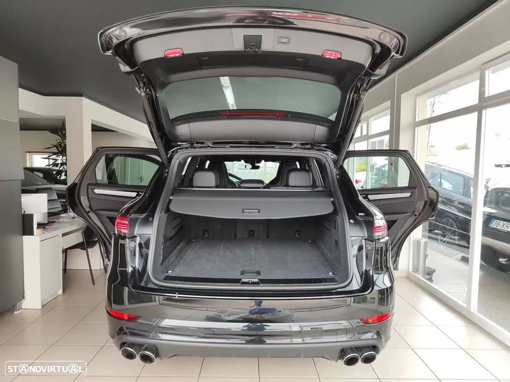 Porsche Cayenne E-Hybrid Platinum Edition — fotografia 13