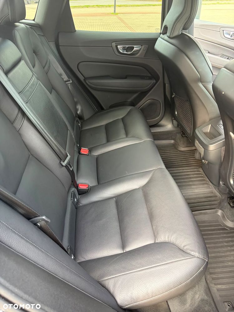 Volvo XC 60 B5 D AWD Inscription - 11