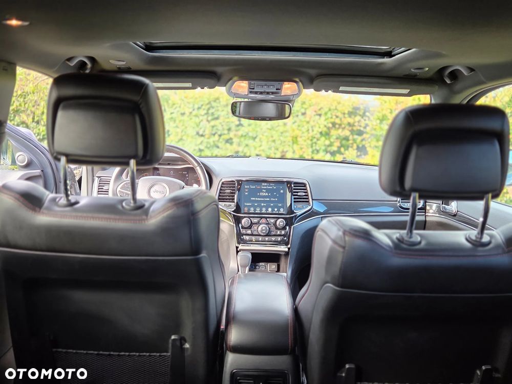 Jeep Grand Cherokee - 16
