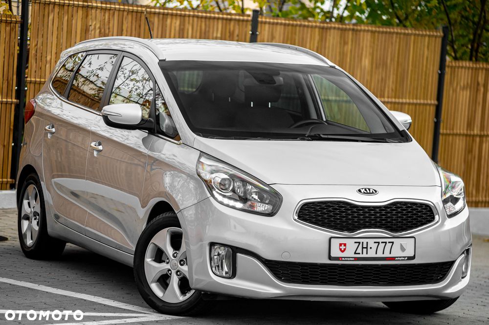 Kia Carens 2015 photo 3