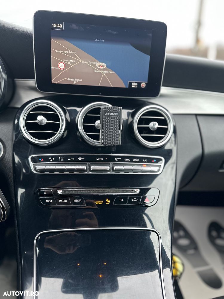 Mercedes-Benz C - 12