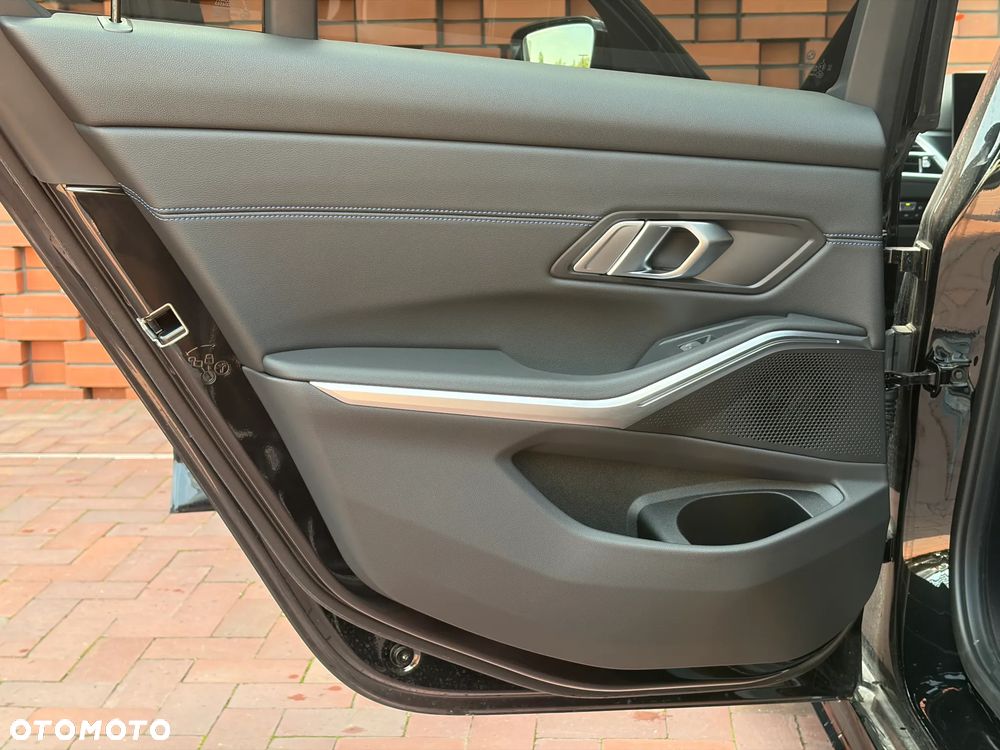 BMW Seria 3 320d xDrive mHEV M Sport - 19
