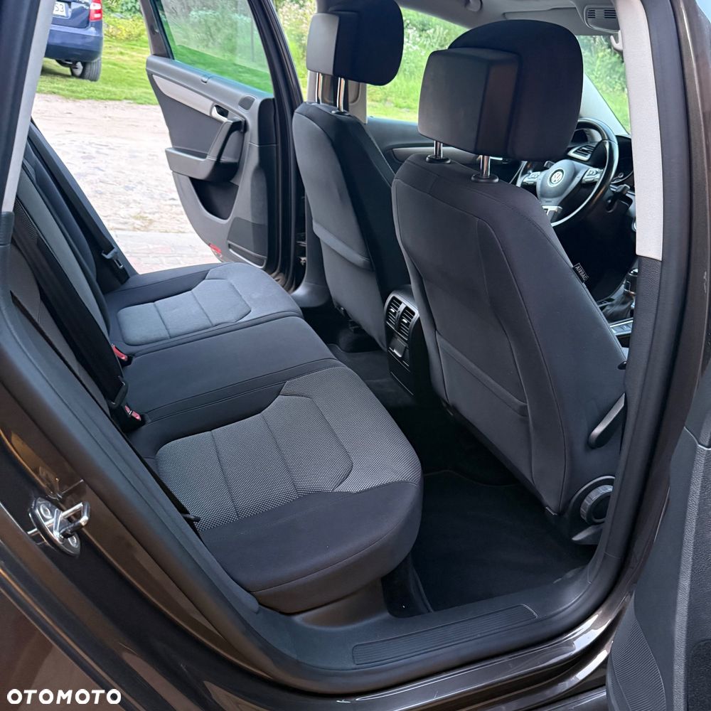 Volkswagen Passat 2.0 TDI Comfortline - 18