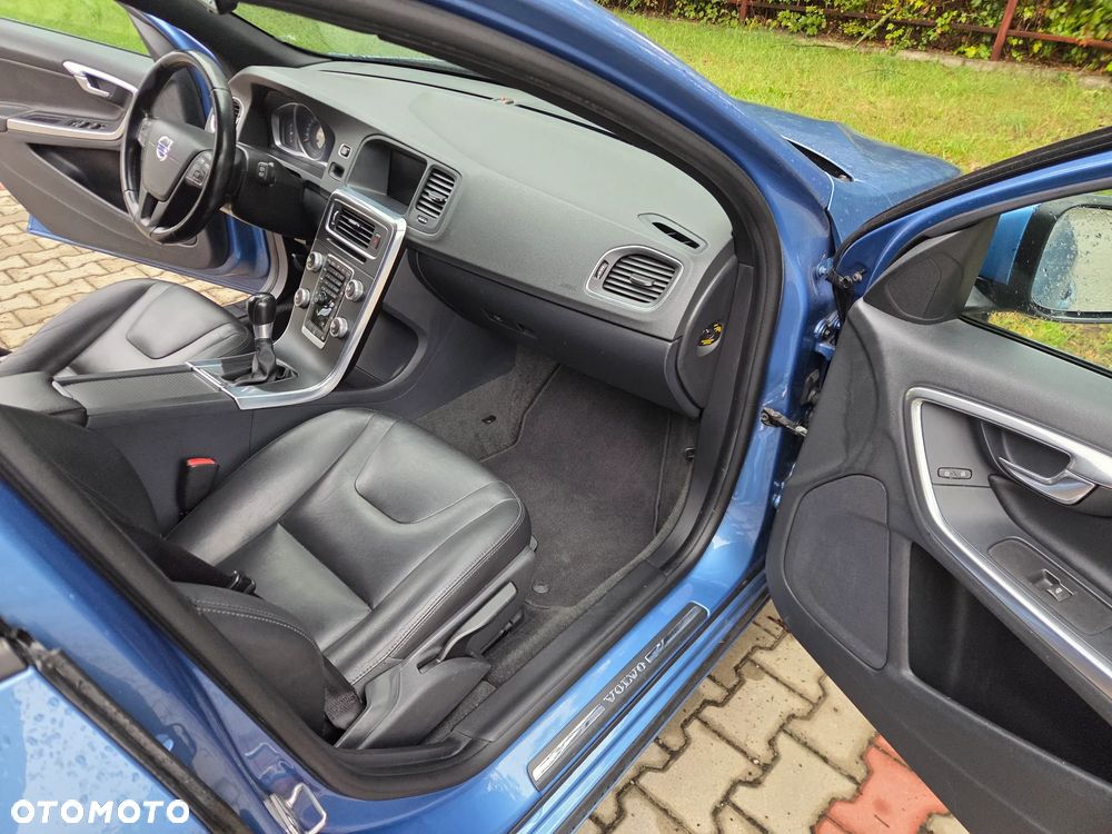 Volvo V60 D3 Momentum - 14