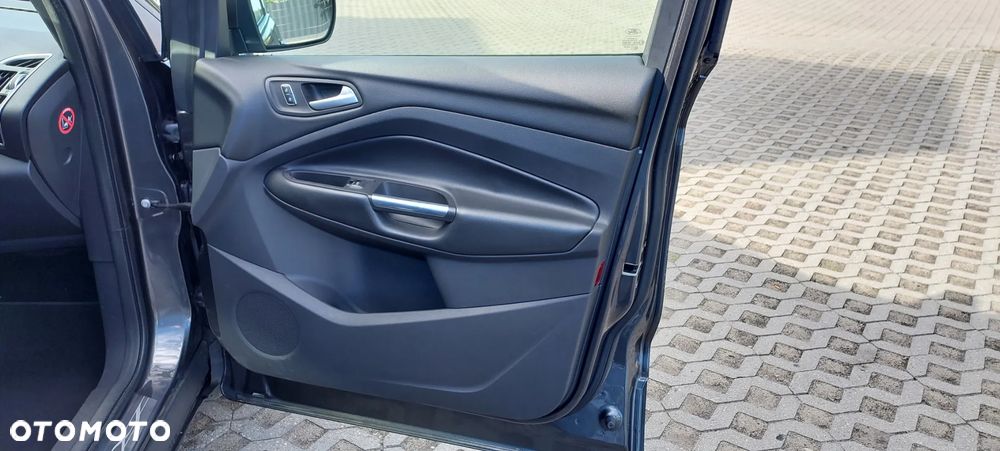 Ford Kuga - 33