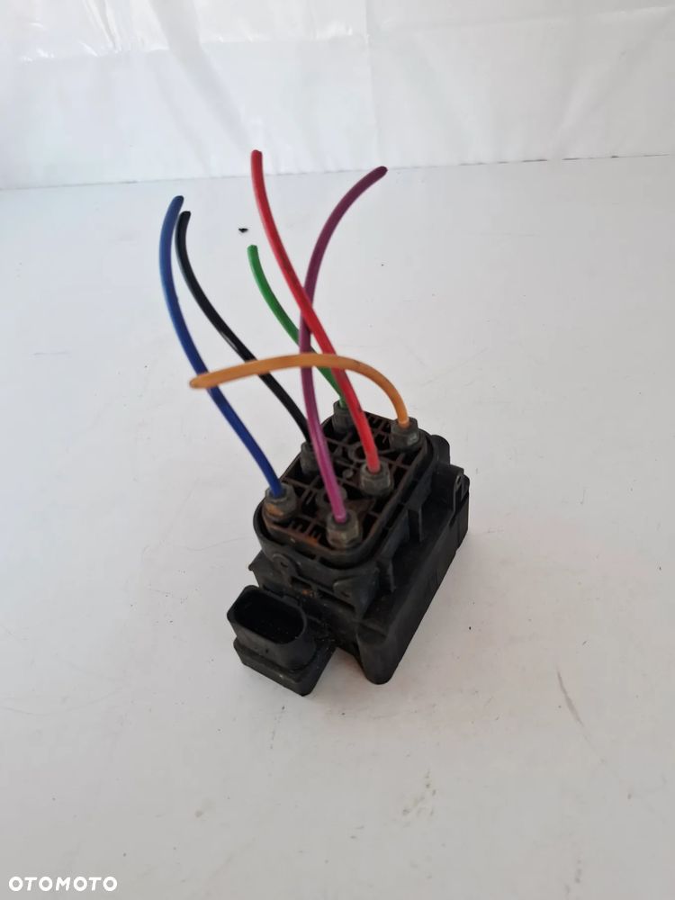 Rozdzielacz Blok Zawór Zawieszenia Pneumatyki Audi A6 C6 4F0616013 - 1