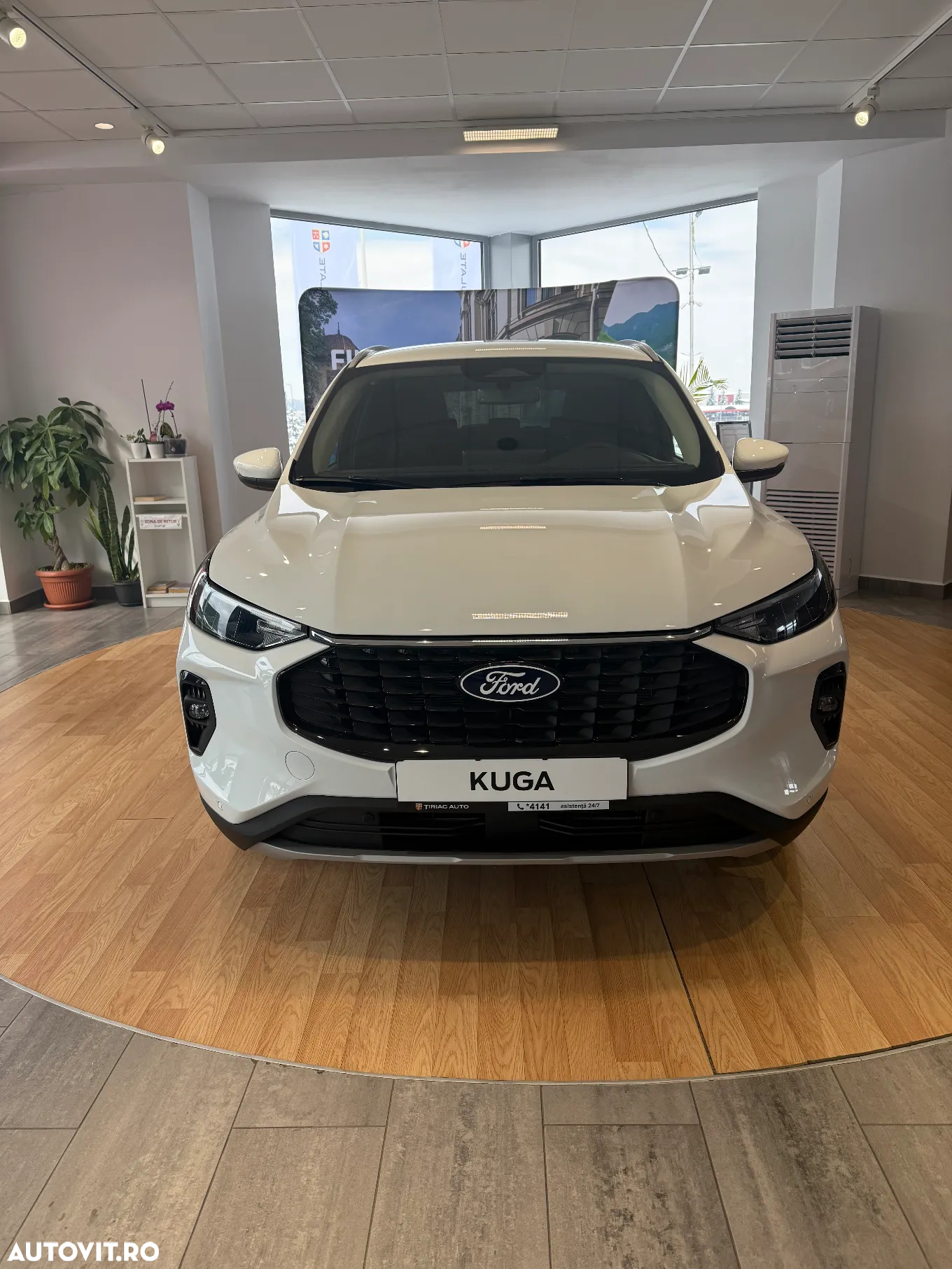Ford Kuga 1.5 EcoBoost A8 FWD Titanium - 3