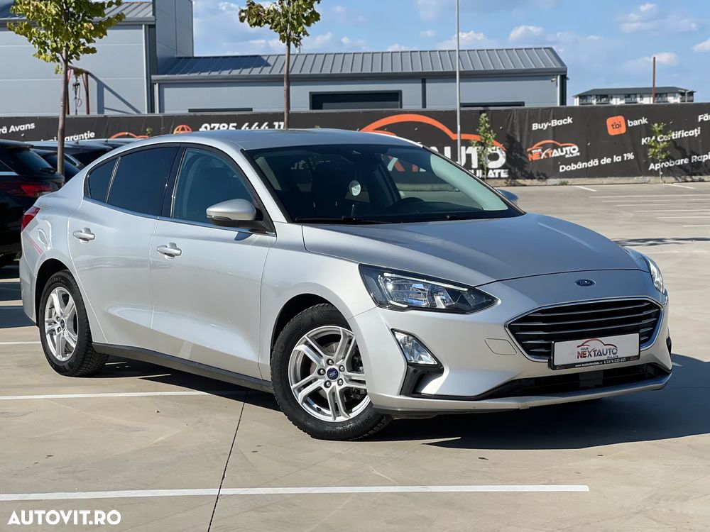 Ford Focus 2022 photo 2