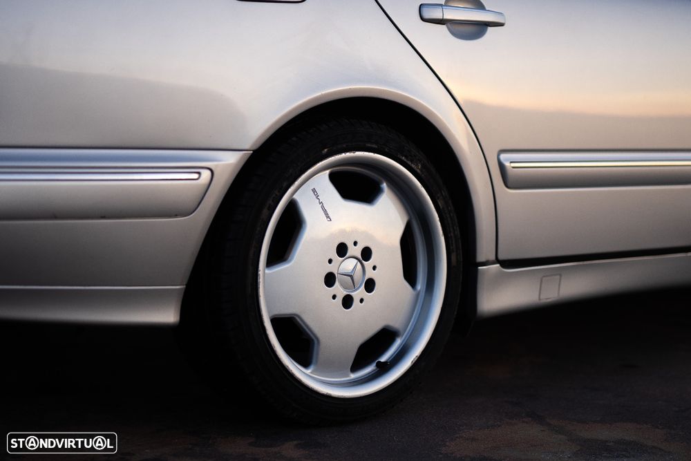 Mercedes-Benz E 320 - 17