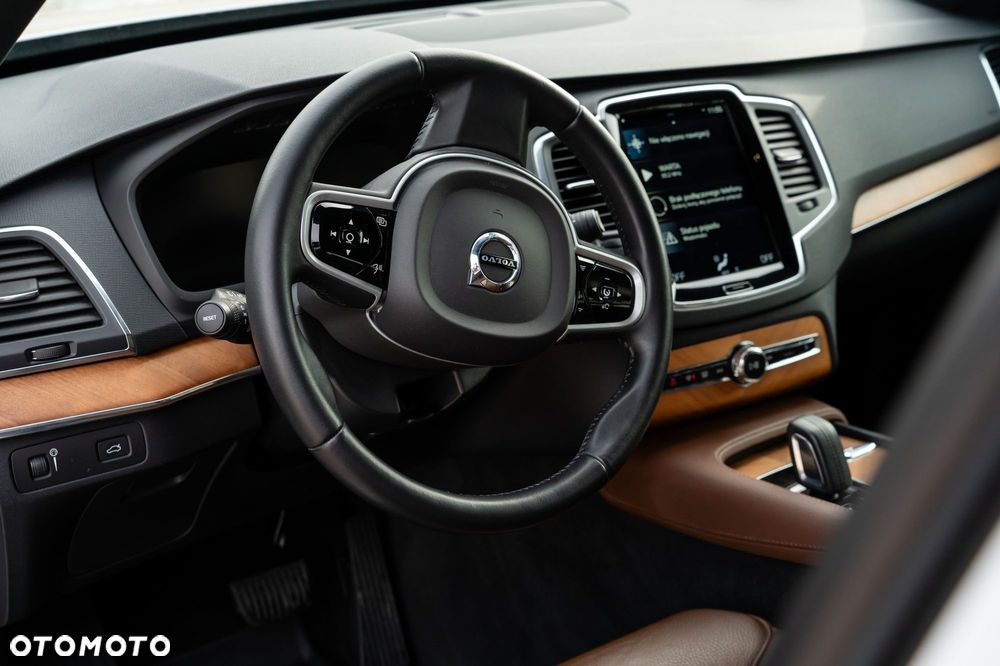 Volvo XC 90 B5 D AWD Momentum - 7