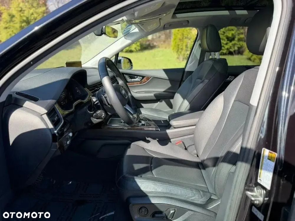 Audi Q7 - 10