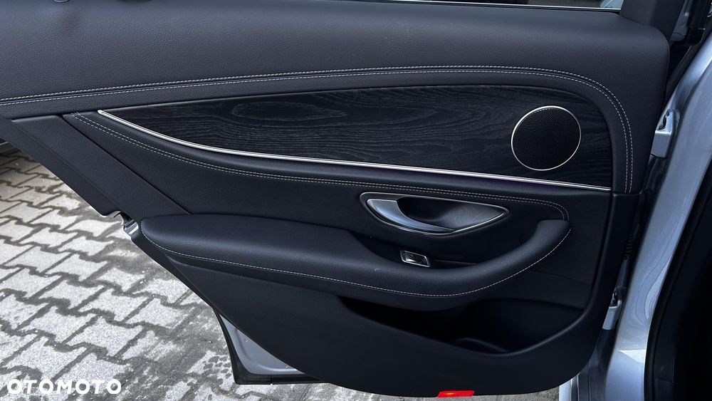 Mercedes-Benz Klasa E - 25
