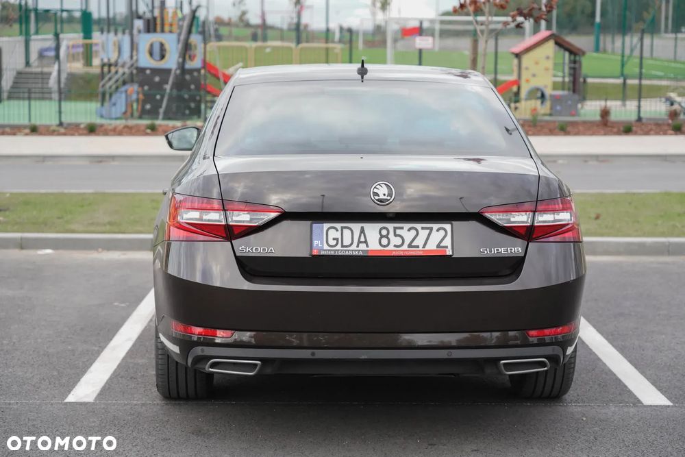 Skoda Superb 2.0 TDI Style DSG - 4