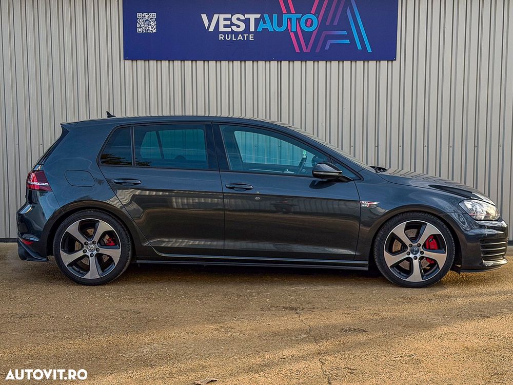 Volkswagen Golf - 28