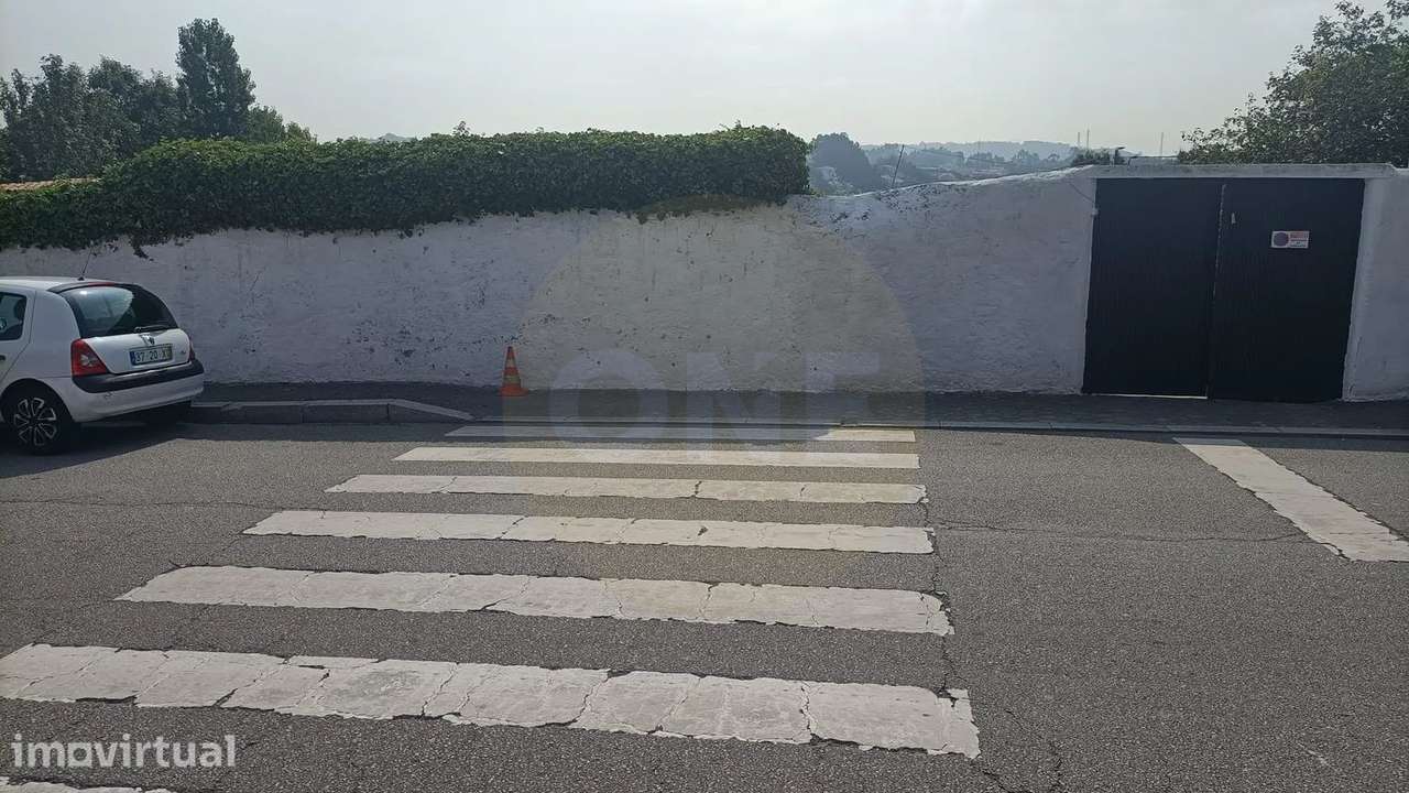 Moradia T4 com terreno à venda em Vilar do Paraíso, Vila Nova de Gaia - Grande imagem: 3/7