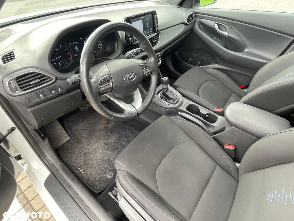 Hyundai i30 1.4 T-GDI DCT Premium - 9